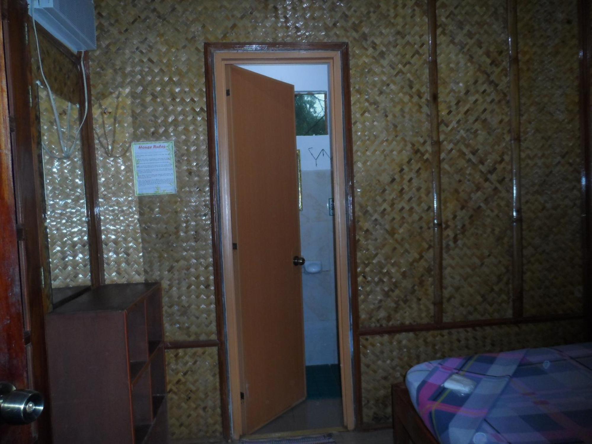 Victoria Guest House And Cottages Puerto Princesa Habitación foto