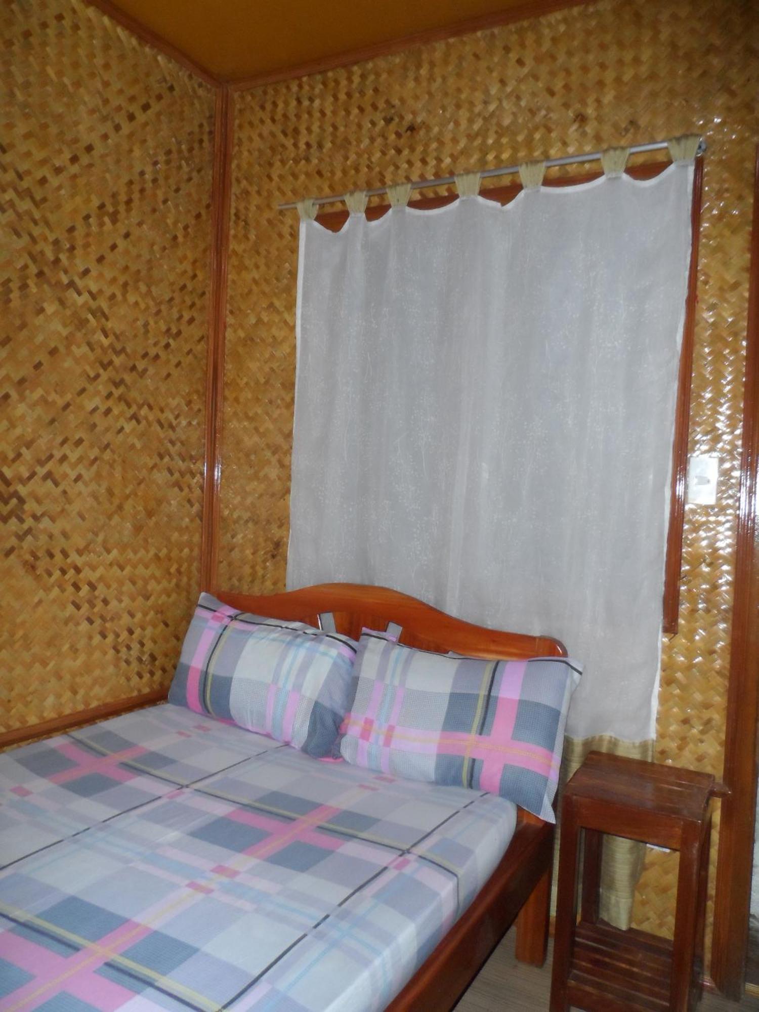 Victoria Guest House And Cottages Puerto Princesa Habitación foto