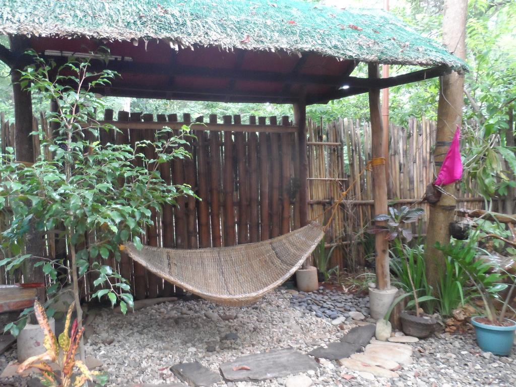 Victoria Guest House And Cottages Puerto Princesa Exterior foto